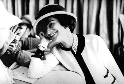 coco chanel diseñadora de moda|coco chanel biografia.